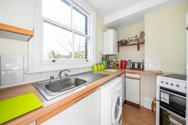 Flat to rent in Lee High Road, London