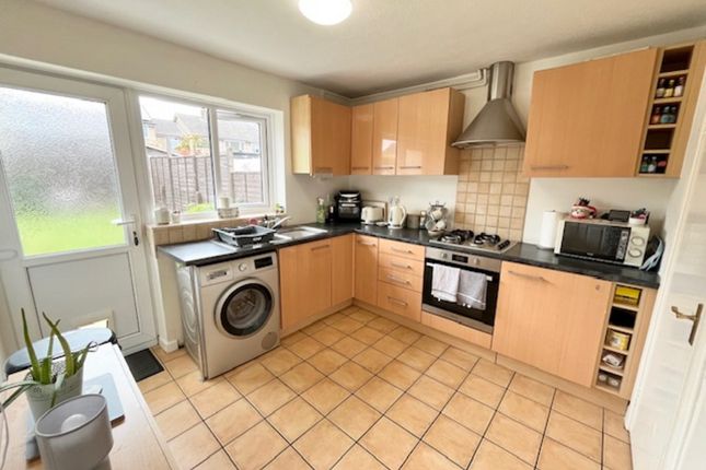6, Linford Close, Wigston photo 2