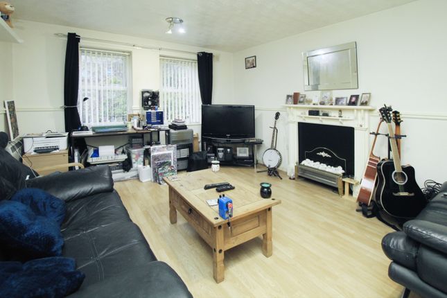 Flat for sale in Vale Lodge, Liverpool