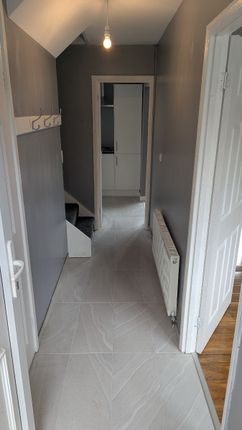 27 Roveley Court, Milton Keynes photo 3