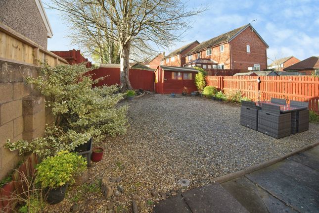 75, Rushfield Gardens, Bridgend photo 3