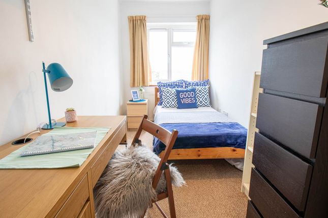 Room to rent in River Street, Gillingham, Kent