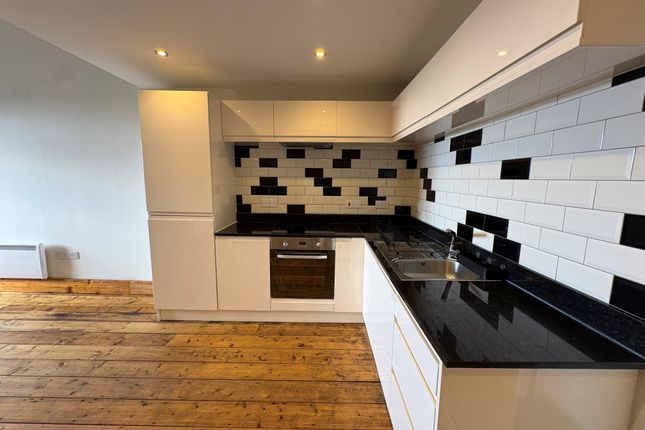 Flat 24, Cardiff photo 3