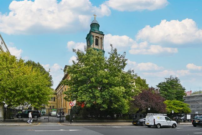 Flat 3, 114, Eaton Square, London photo 4