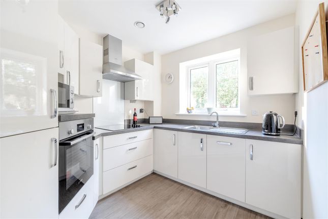 4 Shackleton Place, Bath Road, Devizes photo 2