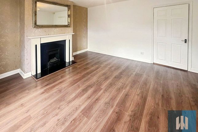 5, Highcroft Crescent, Huddersfield photo 3
