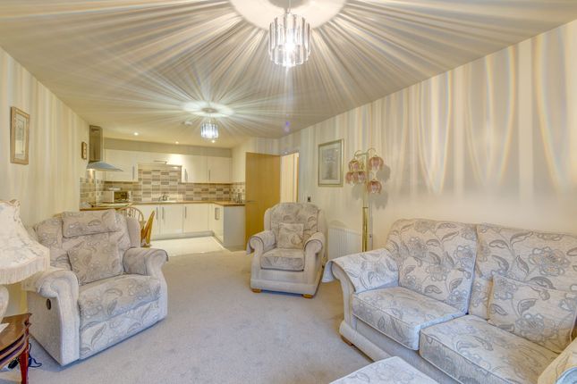 11 Grove Court, Worksop photo 2