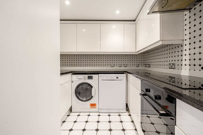 31C, Oakwood Court, London photo 4