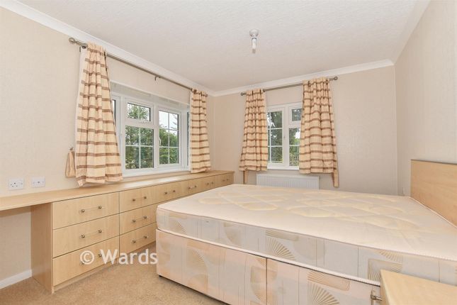 47, Cedar Lane, Ashford photo 3