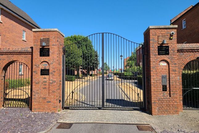 Drakes Court,12, Quayside Walk, Southampton photo 3