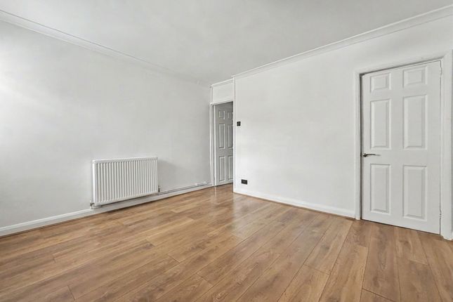 47 James Street, Sheerness photo 3