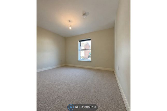 Celadon House Flat, London photo 4