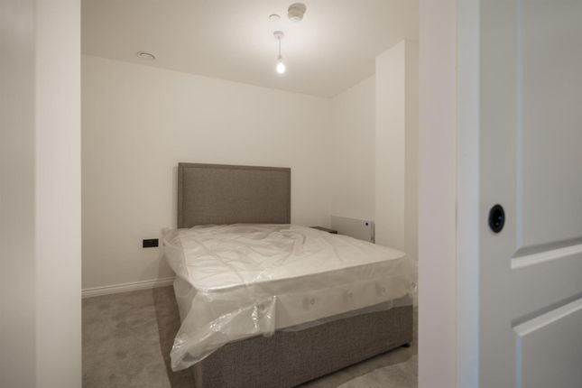 Flat to rent in Springwell Gardens, Springwell Road, Leeds