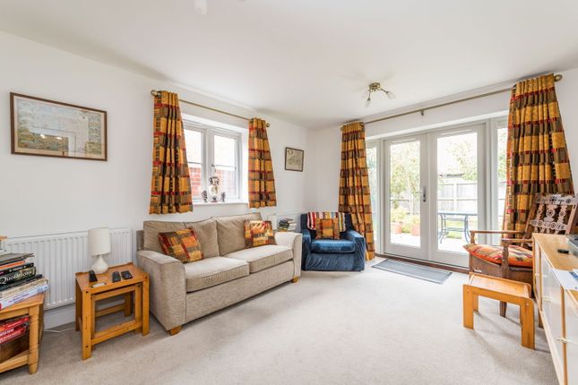 11, Manor Gardens, Hadleigh photo 3
