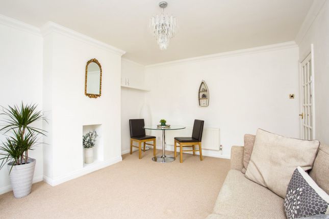 Flat for sale in Chaucer Court, Guildford, Surrey