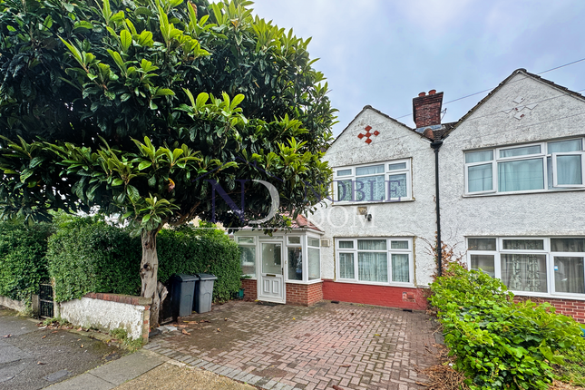 3 Bedroom 2 Bathroom Terraced House In West Hounslow