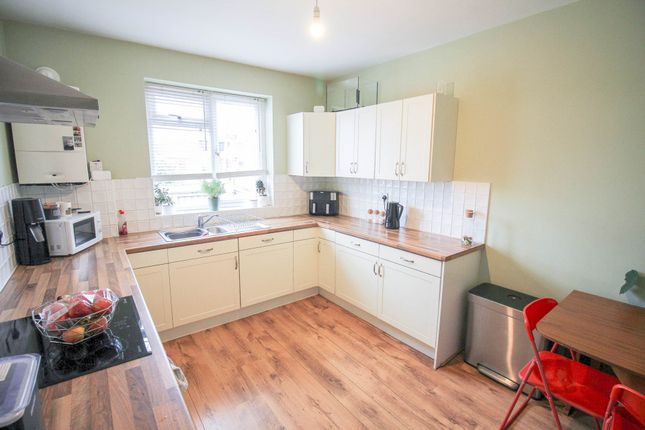 First Floor Flat, Quantock Road, Weston-super-Mare photo 4