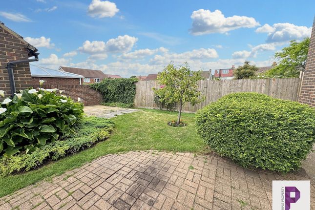 2, Corral Close, Chatham photo 5