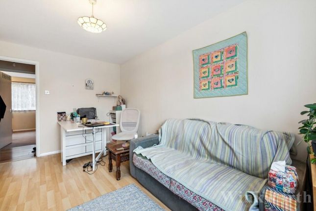 Burbage House, Samuel Close photo 2