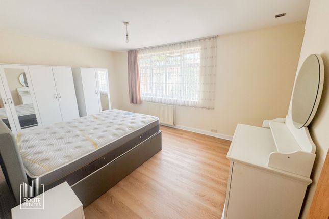 41, Latymer Way, Greater London photo 5