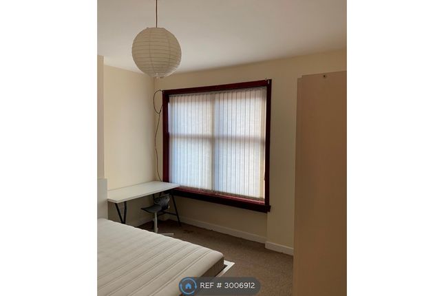 Craigpark Drive Flat, Glasgow photo 3