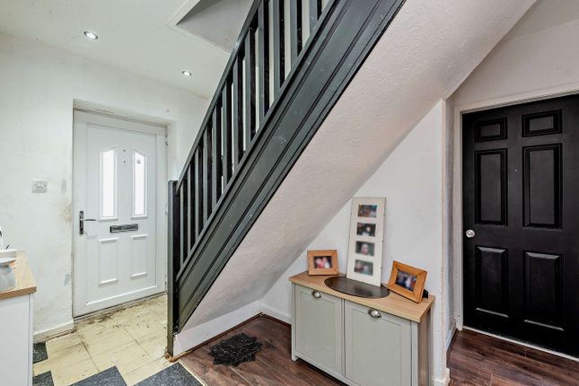 41, Nant Mawr Crescent, Buckley photo 2