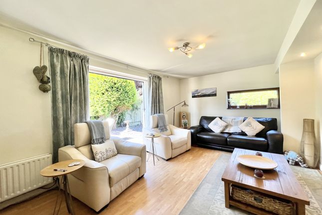 4, Hawthorne Lea, Thornton photo 3