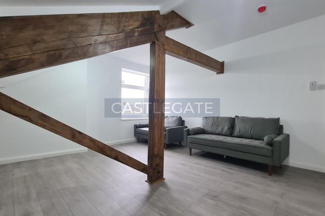 Flat 8, 27 Market Place, Huddersfield, HD1 2Aa (6)