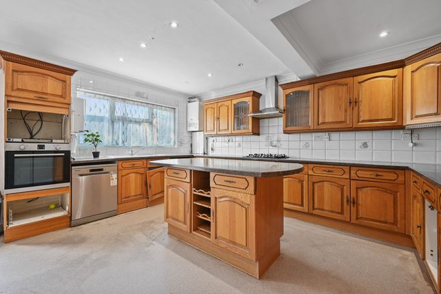 Parkfield Avenue, Harrow photo 2