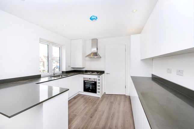 Flat 4, 101, Hendon Way, London photo 3