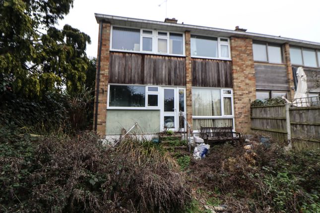 18, Moat Edge Gardens, Essex photo 2