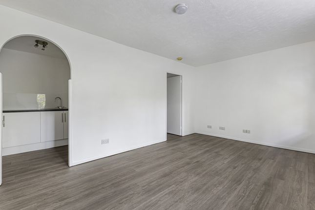 171, Knights Manor Way, Dartford photo 4