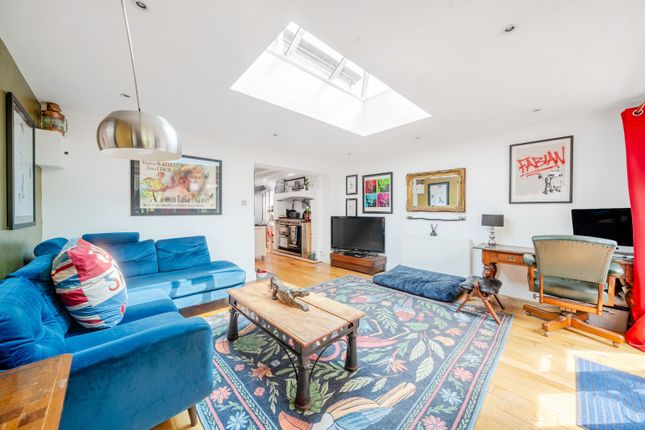 63, Watersplash Road, Shepperton photo 4