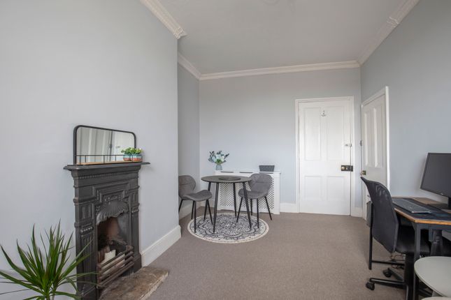 Flat 5, 11, Wellington Square, Cheltenham photo 4