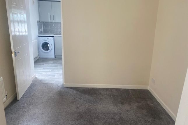 4, Bryn Crescent, Abertillery photo 5