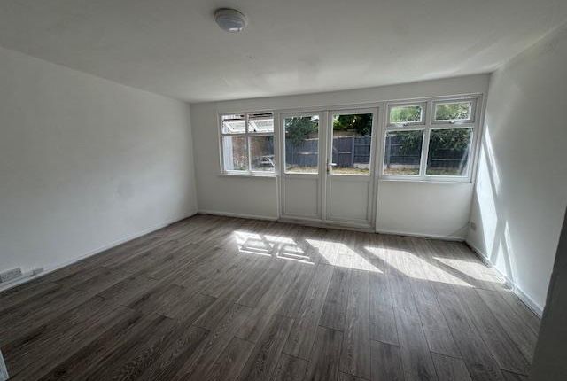 195, London Road, Romdord photo 5