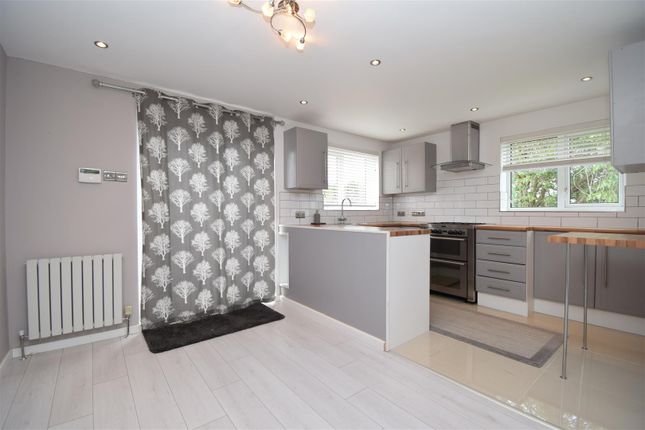 35, Meadow Lane, Wakefield photo 2