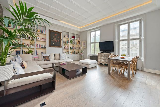 Flat for sale in Princes Gate, London