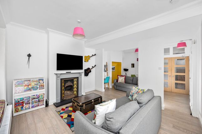 Thumbnail End terrace house for sale in Regency Square, Brighton