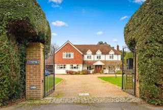 Thumbnail Detached house for sale in Guildford Road, Fetcham, Leatherhead