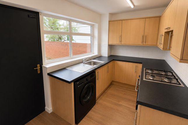 42, Birch Hall Lane, Manchester photo 2