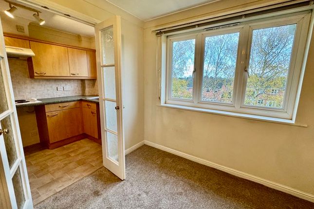 60 Lovell Court, Parkway, Holmes Chapel photo 4