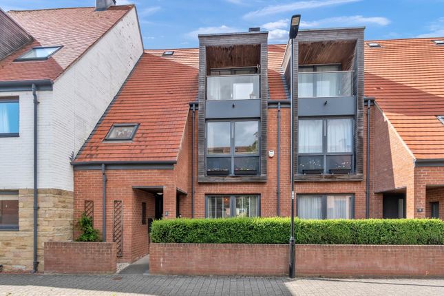 Thumbnail Town house for sale in Lotherington Avenue, York