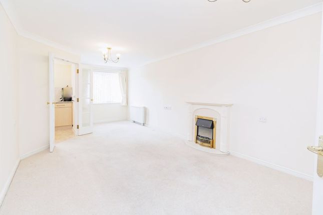 Flat for sale in Pearl Court, Aylesbury