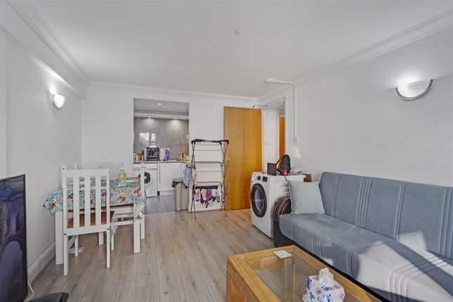 Flat 506, 199, Belvedere Heights, Marylebone, London photo 3