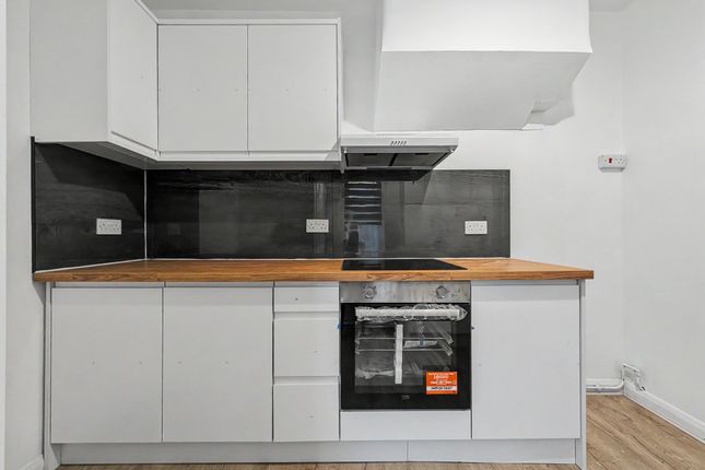 65, Manor Road, Enfield photo 5