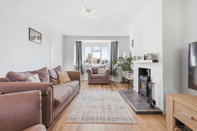 6 Burnt House Lane, Ingatestone photo 2