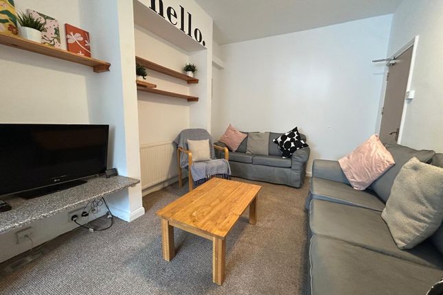 6-bed terraced on 25, Victoria Street, Exeter, £910/mo