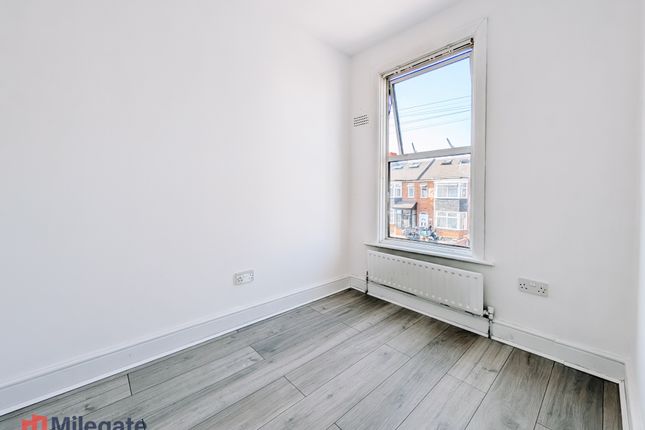 Flat 2 148, Windsor Road, Greater London photo 2