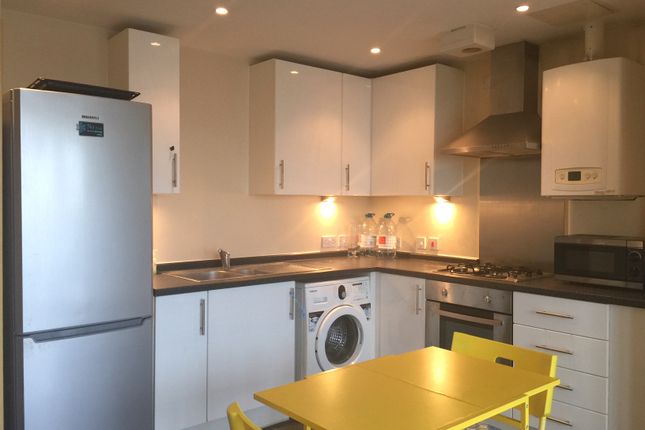 Caramel Court, Taylor Place, London photo 2